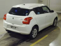 Suzuki SWIFT лот № 26 оценка R  с аукциона в Японии 1