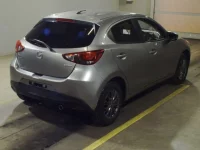 Mazda DEMIO лот № 7129 оценка 3  с аукциона в Японии 1