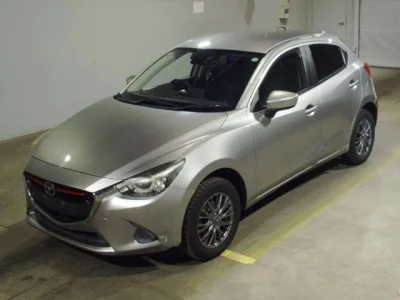 Mazda DEMIO  с аукциона в Японии