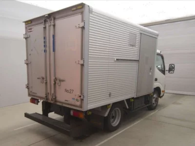 Toyota DYNA  с аукциона в Японии