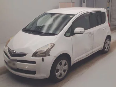 Toyota RACTIS  с аукциона в Японии