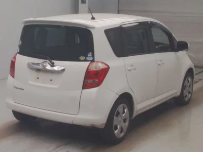 Toyota RACTIS  с аукциона в Японии