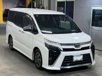 Toyota VOXY лот № 3001 оценка 4  с аукциона в Японии 3