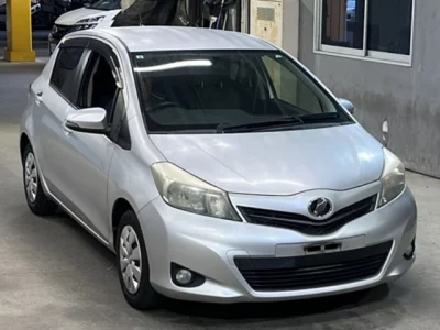 Toyota VITZ  с аукциона в Японии
