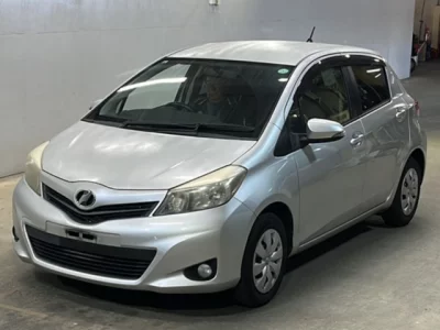 Toyota VITZ  с аукциона в Японии