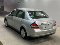 Nissan TIIDA LATIO лот № 2045 оценка 3.5  с аукциона в Японии 1