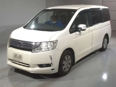 Honda STEP WAGON  с аукциона в Японии