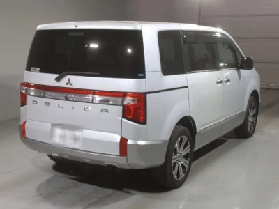 Mitsubishi DELICA D5