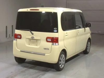 Daihatsu TANTO  с аукциона в Японии