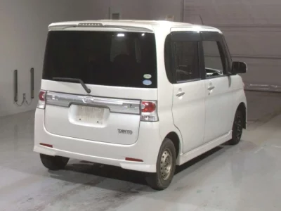 Daihatsu TANTO  с аукциона в Японии