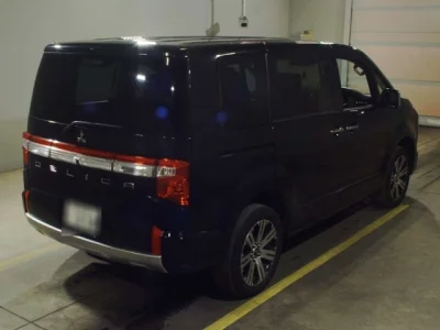 Mitsubishi DELICA D5