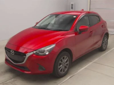 Mazda DEMIO  с аукциона в Японии