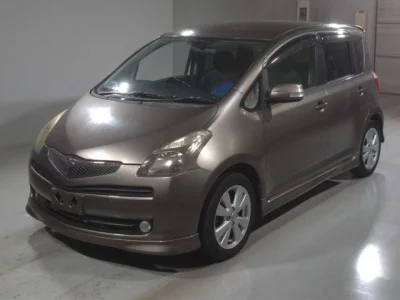 Toyota RACTIS  с аукциона в Японии