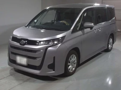 Toyota NOAH  с аукциона в Японии