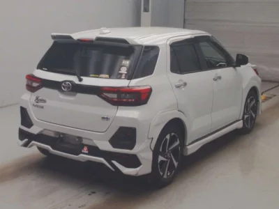 Toyota RAIZE  с аукциона в Японии