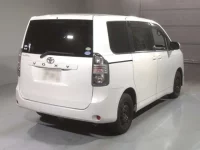 Toyota VOXY лот № 4655 оценка R  с аукциона в Японии 1