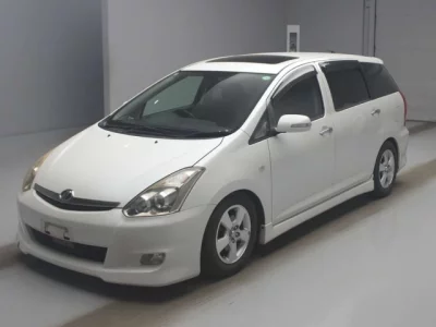 Toyota WISH  с аукциона в Японии