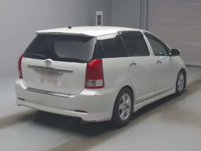 Toyota WISH  с аукциона в Японии