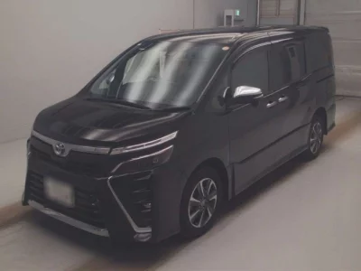 Toyota VOXY  с аукциона в Японии