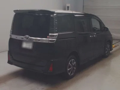 Toyota VOXY  с аукциона в Японии