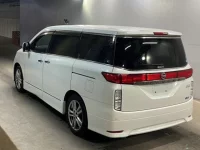 Nissan ELGRAND лот № 3103 оценка R  с аукциона в Японии 1