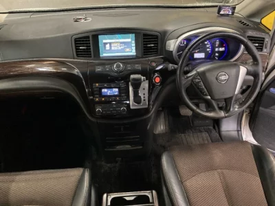 Nissan ELGRAND  с аукциона в Японии