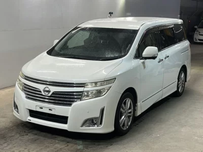 Nissan ELGRAND  с аукциона в Японии