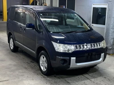 Mitsubishi DELICA D5