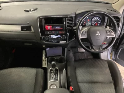 Mitsubishi OUTLANDER  с аукциона в Японии