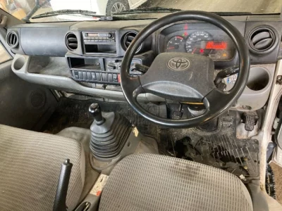 Toyota DYNA  с аукциона в Японии