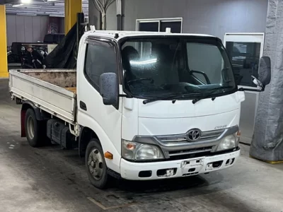 Toyota DYNA  с аукциона в Японии