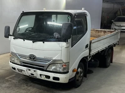 Toyota DYNA  с аукциона в Японии