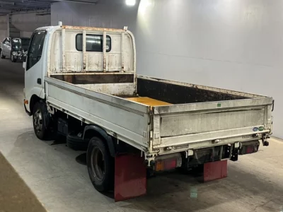 Toyota DYNA  с аукциона в Японии