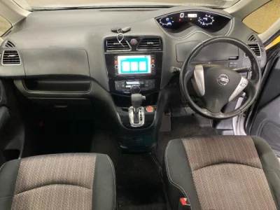 Nissan SERENA  с аукциона в Японии