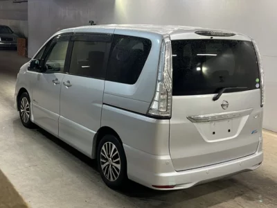 Nissan SERENA  с аукциона в Японии