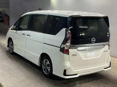 Nissan SERENA  с аукциона в Японии
