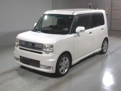 Toyota PIXIS SPACE  с аукциона в Японии