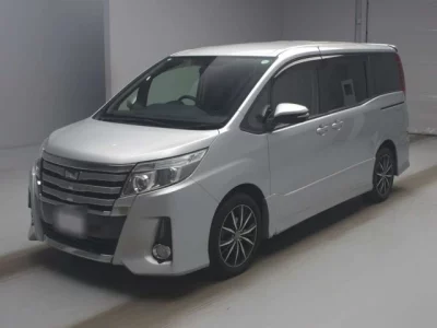Toyota NOAH  с аукциона в Японии
