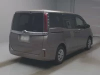 Toyota NOAH лот № 20192 оценка R  с аукциона в Японии 1