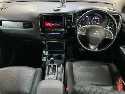 Mitsubishi OUTLANDER  с аукциона в Японии