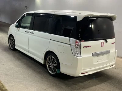 Honda STEP WAGON  с аукциона в Японии