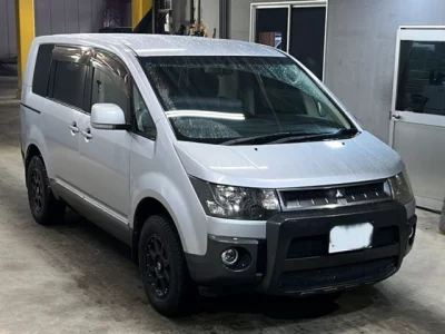 Mitsubishi DELICA D5
