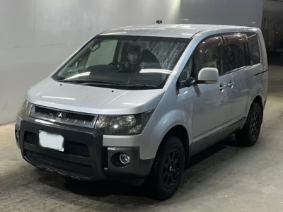 Mitsubishi DELICA D5