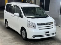 Toyota NOAH лот № 287 оценка 4  с аукциона в Японии 3