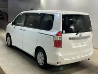Toyota NOAH лот № 287 оценка 4  с аукциона в Японии 1