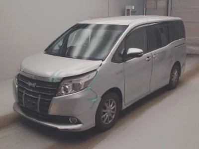 Toyota NOAH  с аукциона в Японии