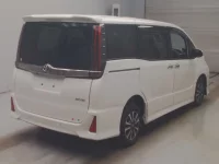 Toyota NOAH лот № 207 оценка R  с аукциона в Японии 1