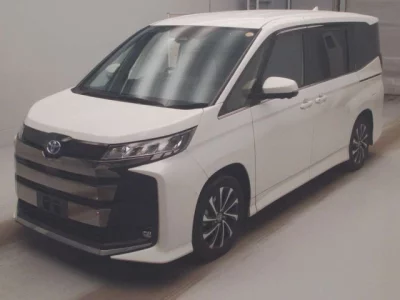 Toyota NOAH  с аукциона в Японии
