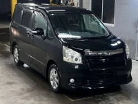 Toyota NOAH лот № 180 оценка 3.5  с аукциона в Японии 3