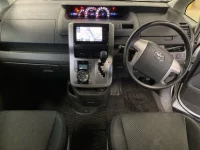 Toyota NOAH лот № 8098 оценка 3.5  с аукциона в Японии 2